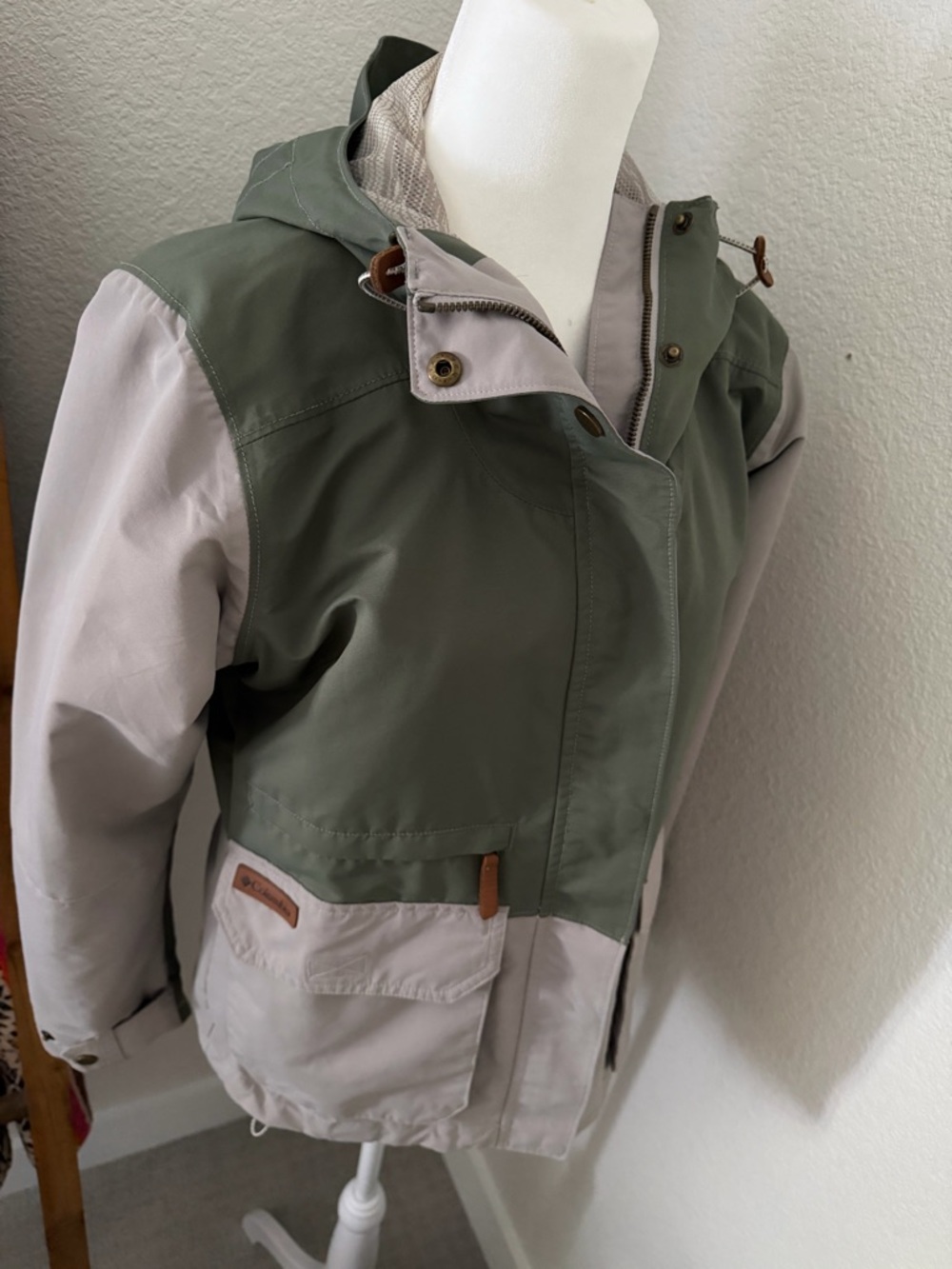 Columbia Cream Jacket with Brown Leather Logo Patch